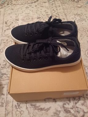 New In Box Women's Allbirds Tree Piper Natural Black Shoes Size 8